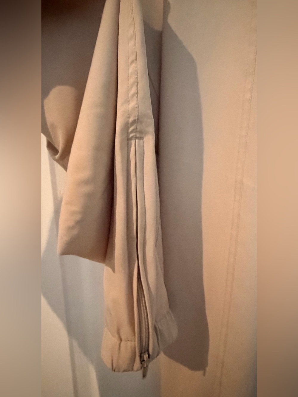Old Navy Khaki Elastic-Waist Joggers - Picture 3 of 4